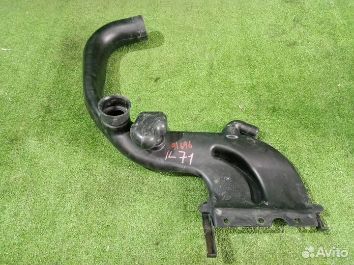 Воздухозаборник Nissan X-Trail NT31 MR20DE