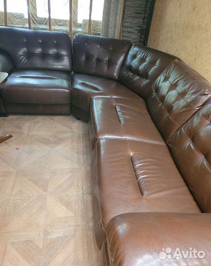 Кожаный угловой диван бу