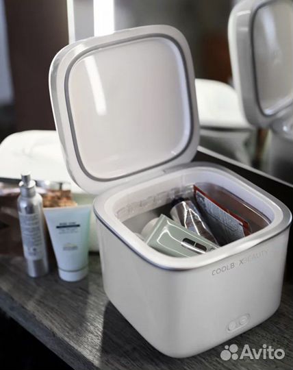 Холодильник для косметики coolbox