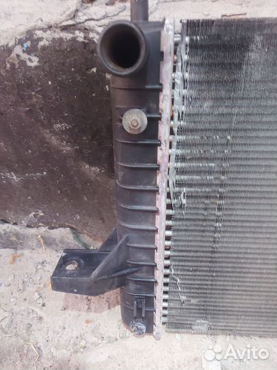 Радиатор охлаждения двигателя Ford Sierra 2.0 ohc