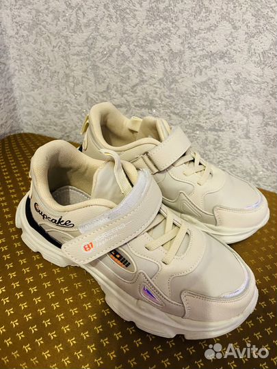 Кроссовки детские