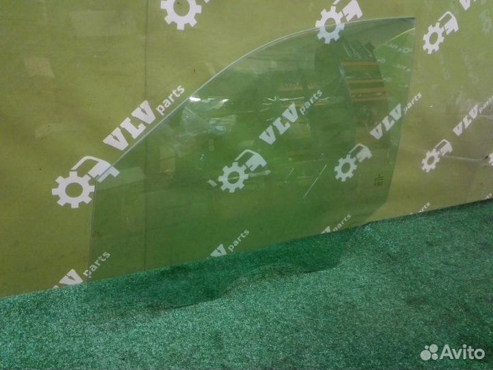 Стекло двери переднее левое Mercedes W166 Ml