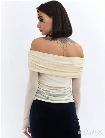 Лонгслив женский с открытыми поечами