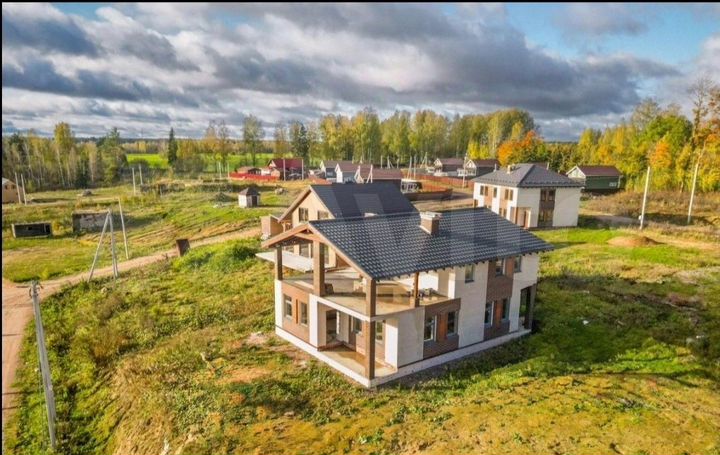 Дом 215 м² на участке 10 сот.