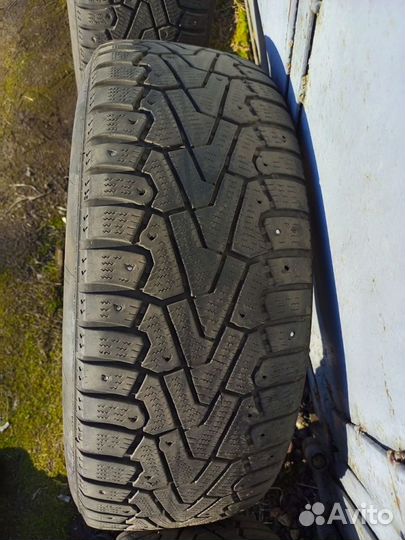 Pirelli Ice Zero 225/55 R17