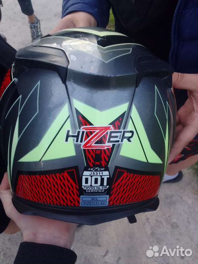 Шлем hizer