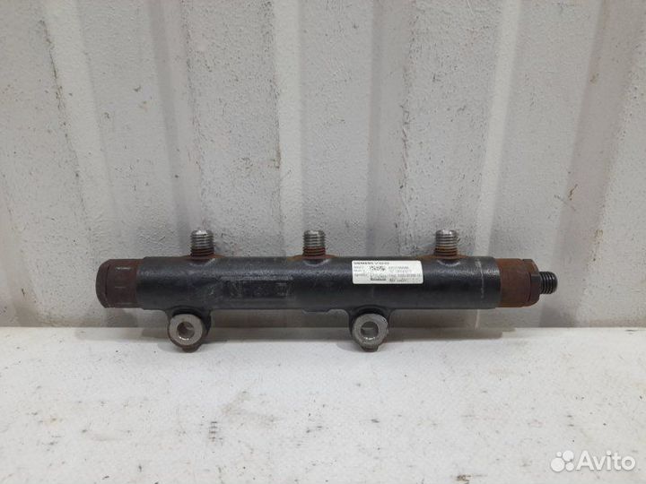 Рейка топливная (рампа) левая Land Rover Discovery