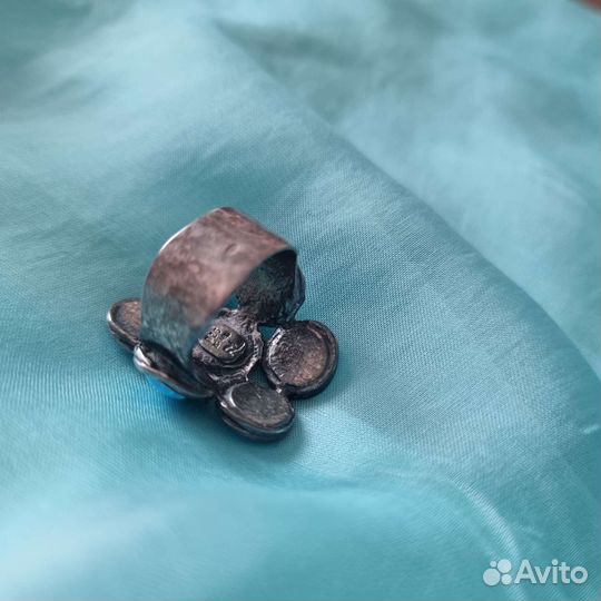 Серебряное кольцо с опалами Deno