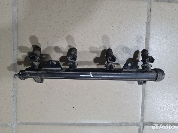 Топливная рампа форсунки Volkswagen Polo 5