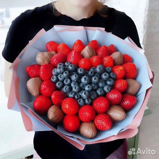 Клубника в шоколаде букет