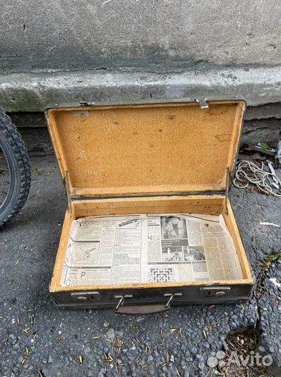 Чемодан старинный