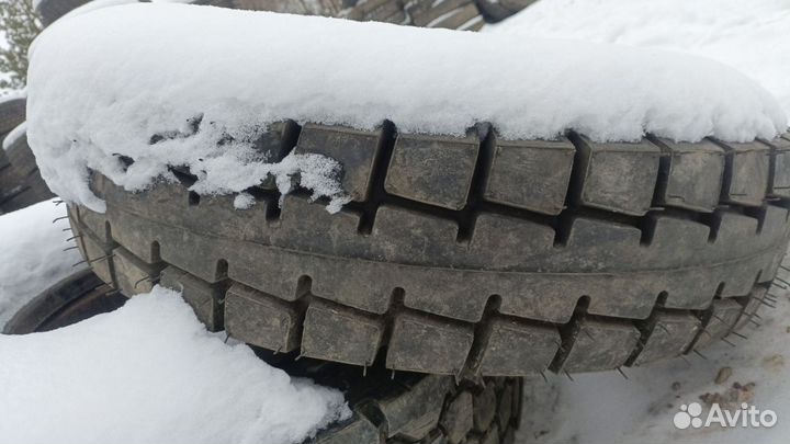 Шины на Львовский погрузчик 8.25-15