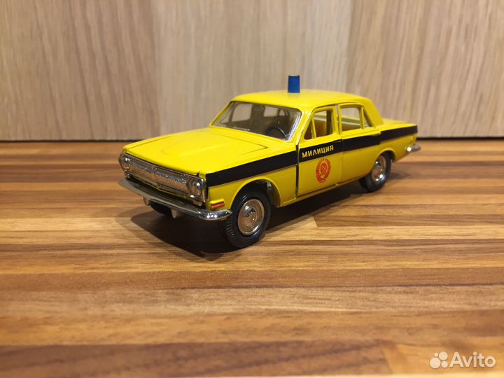 Модель 1:43 Волга