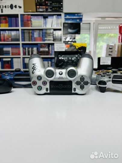 Контроллер Sony DualShock 4 God of War