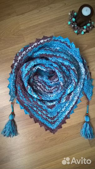 Платок вязаный бактус