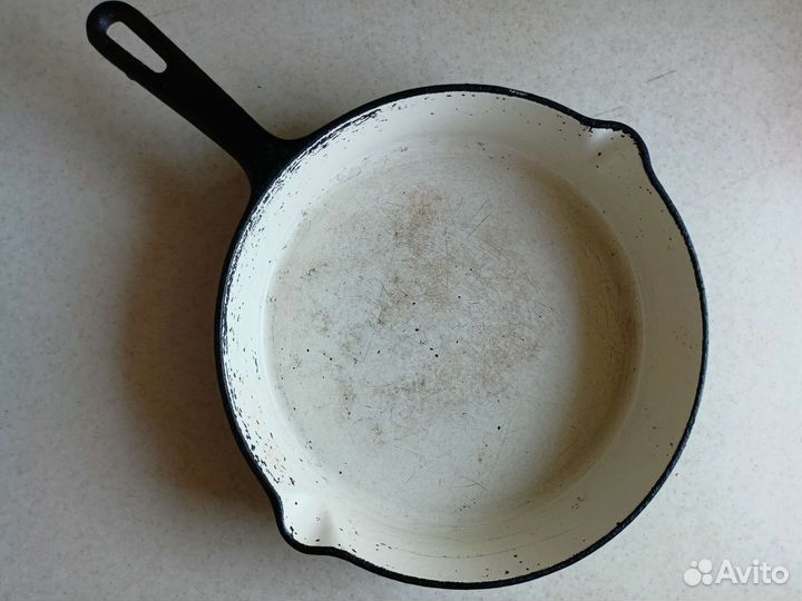 Чугунная сковорода сделанная в СССР диаметр 26 см