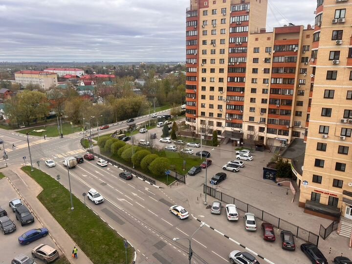 2-к. квартира, 77 м², 9/17 эт.