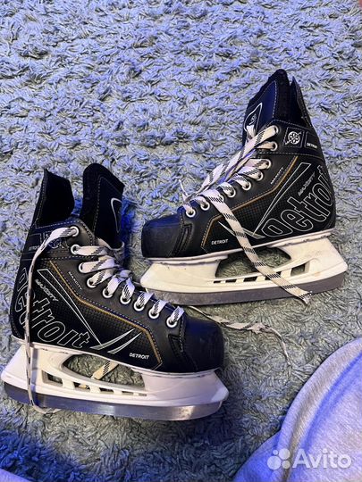 Коньки хоккейные