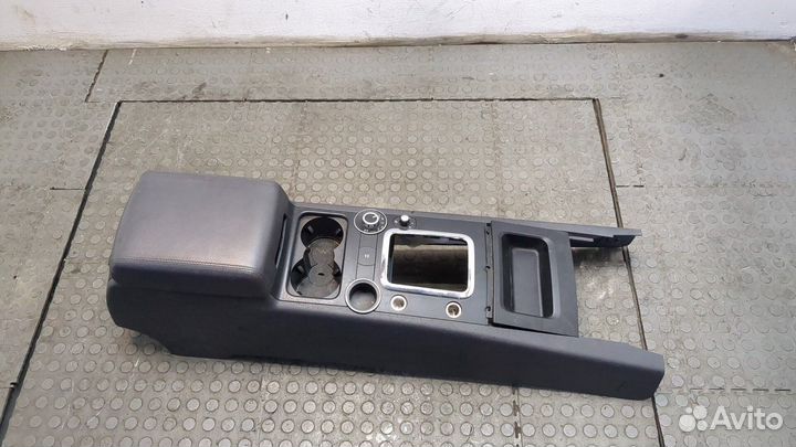 Консоль салона Volkswagen Touareg, 2008