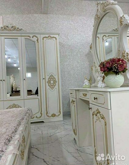 Спальный гарнитур