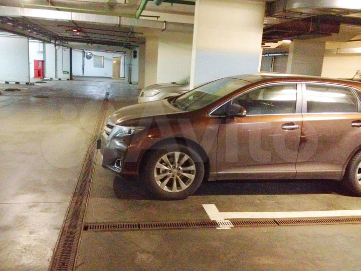 Машиноместо, 18 м²