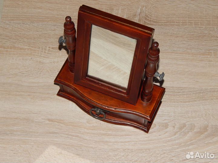 Винтажное настольное зеркало