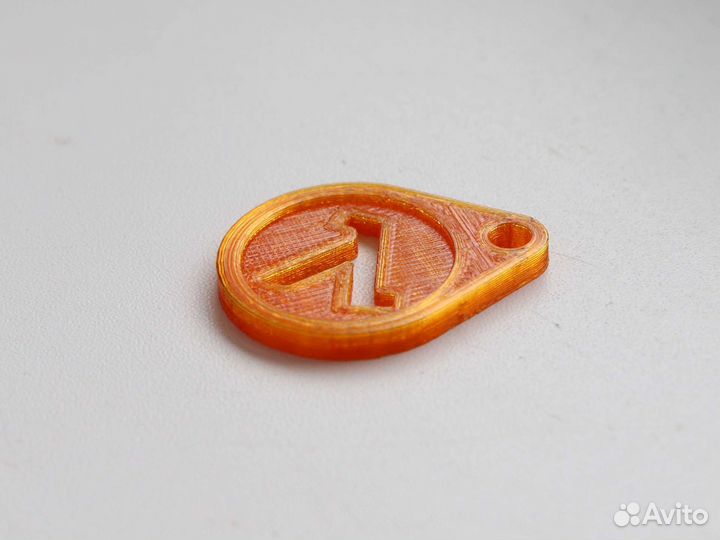 Брелок с логотипом half life