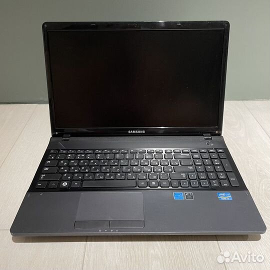 Samsung np300e5a