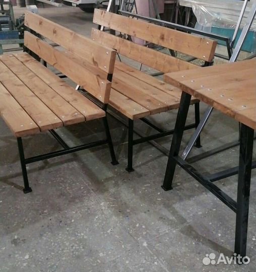 Стол и скамейки для сада