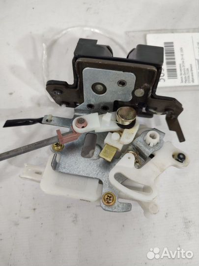 Замок багажника Mazda Demio DY5W zyve 2004