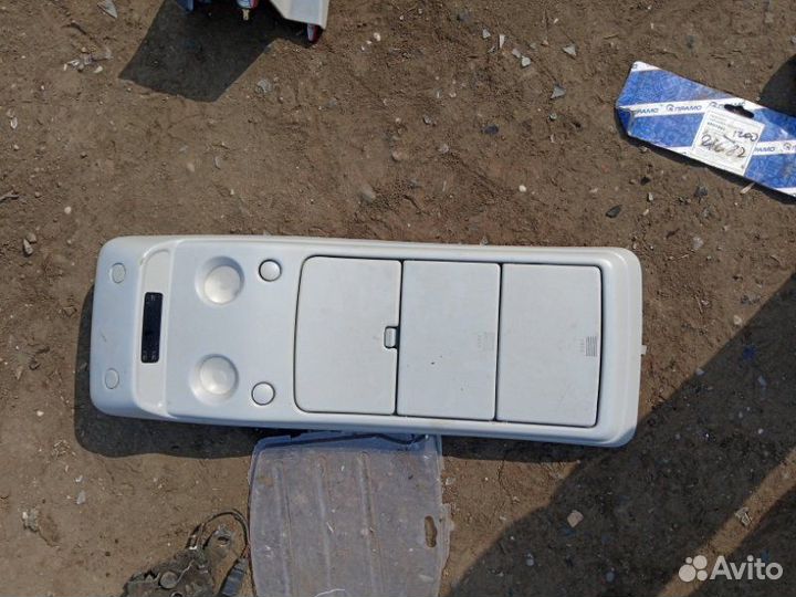 Плафон подсветки салона Mitsubishi Pajero