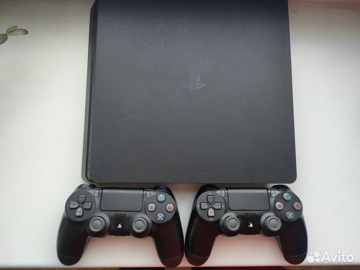 Playstation 4 slim 2 геймпада