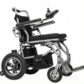 Складная инвалидная коляска с электроприводом