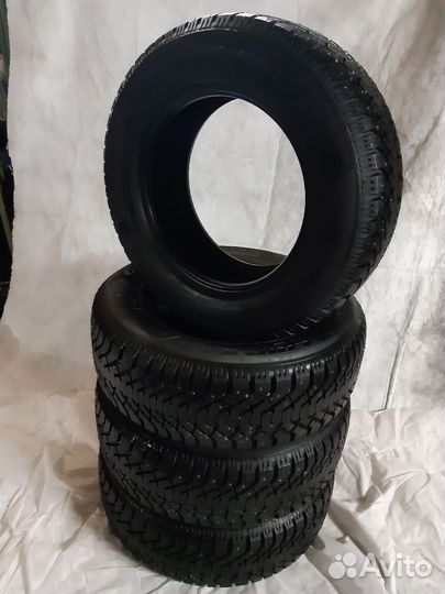 Goodyear UltraGrip 500 245/65 R17