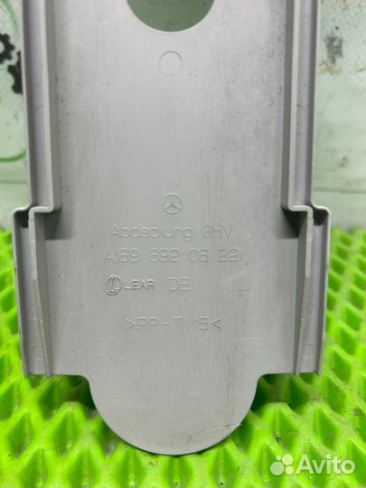 Обшивка стойки центральная Mercedes Benz A W169