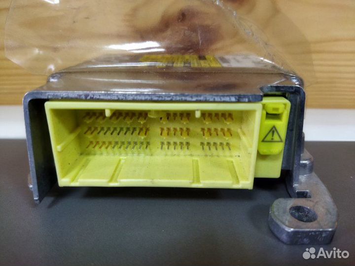 Блок SRS Toyota Corolla 150 2008