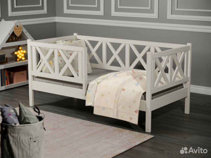 Кроватка софа высокий борт для малыша из массива