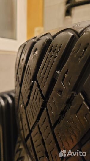 Goodyear Ultragrip Ice Arctic 215/60 R16 99T