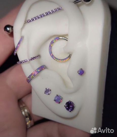 Модель на пирсинг