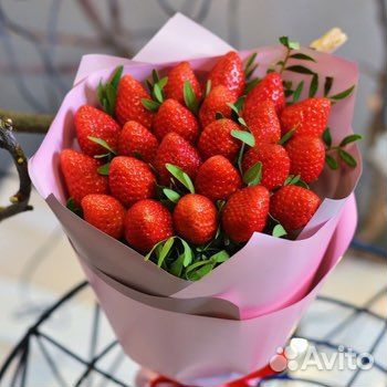 Клубничный букет сумма заказа 2.490