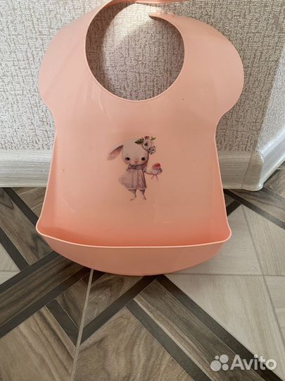 Горшок и слюнявчик