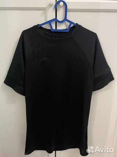 Спортивная футболка Nike DRI-FIT