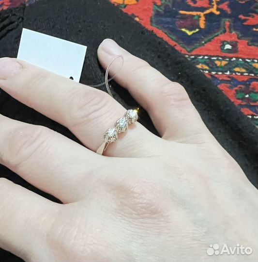 Золотое кольцо с бриллиантами