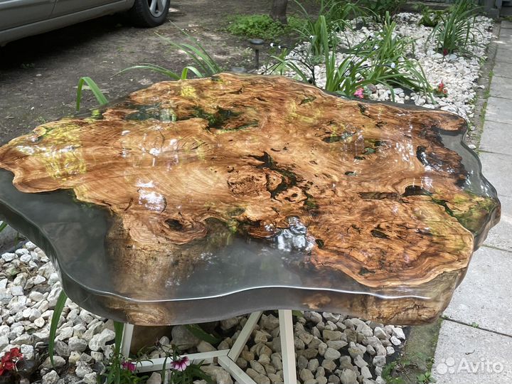 Стол из массива дерева