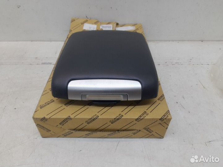 Подлокотник Toyota Land Cruiser 200 2016-2021