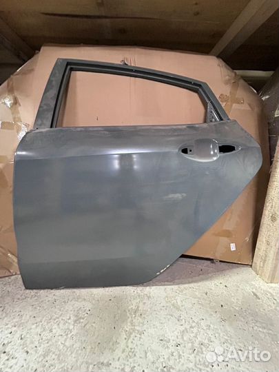 Дверь задняя левая Kia Rio 3 хэтчбек