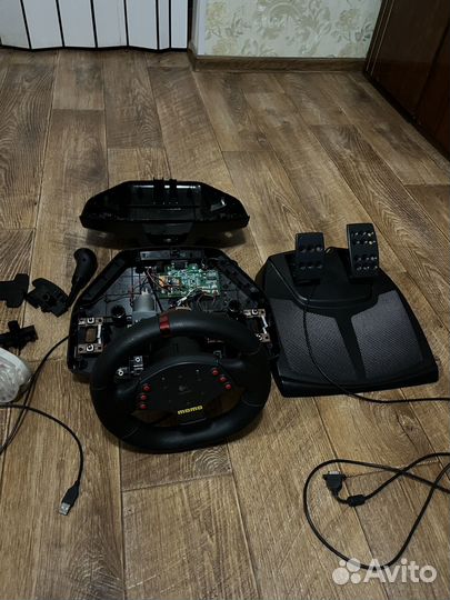 Игровой руль logitech momo racing