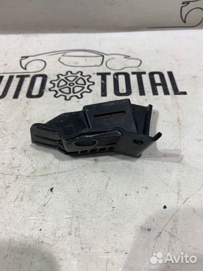 Кронштейн бампера задний левый Kia Sportage SL