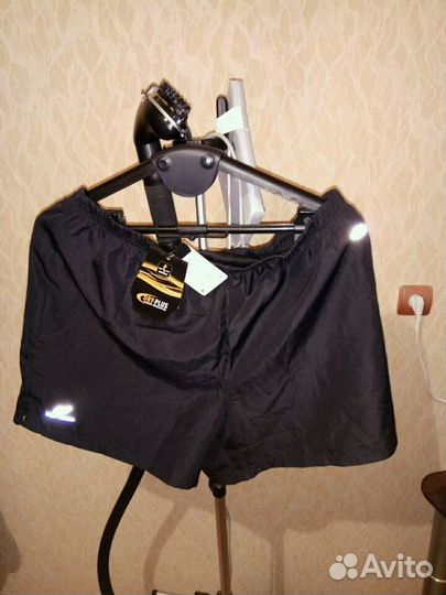 Спортивные шорты