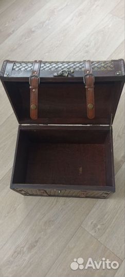 Чемодан интерьерный, декоративный